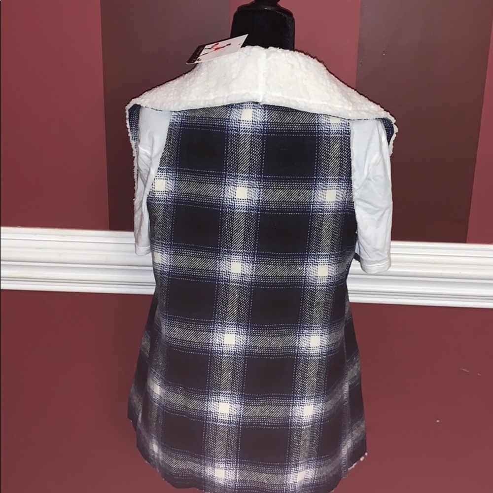 NWT Sherpa Blue and Cream Plaid Vest - Picture 2 of 4